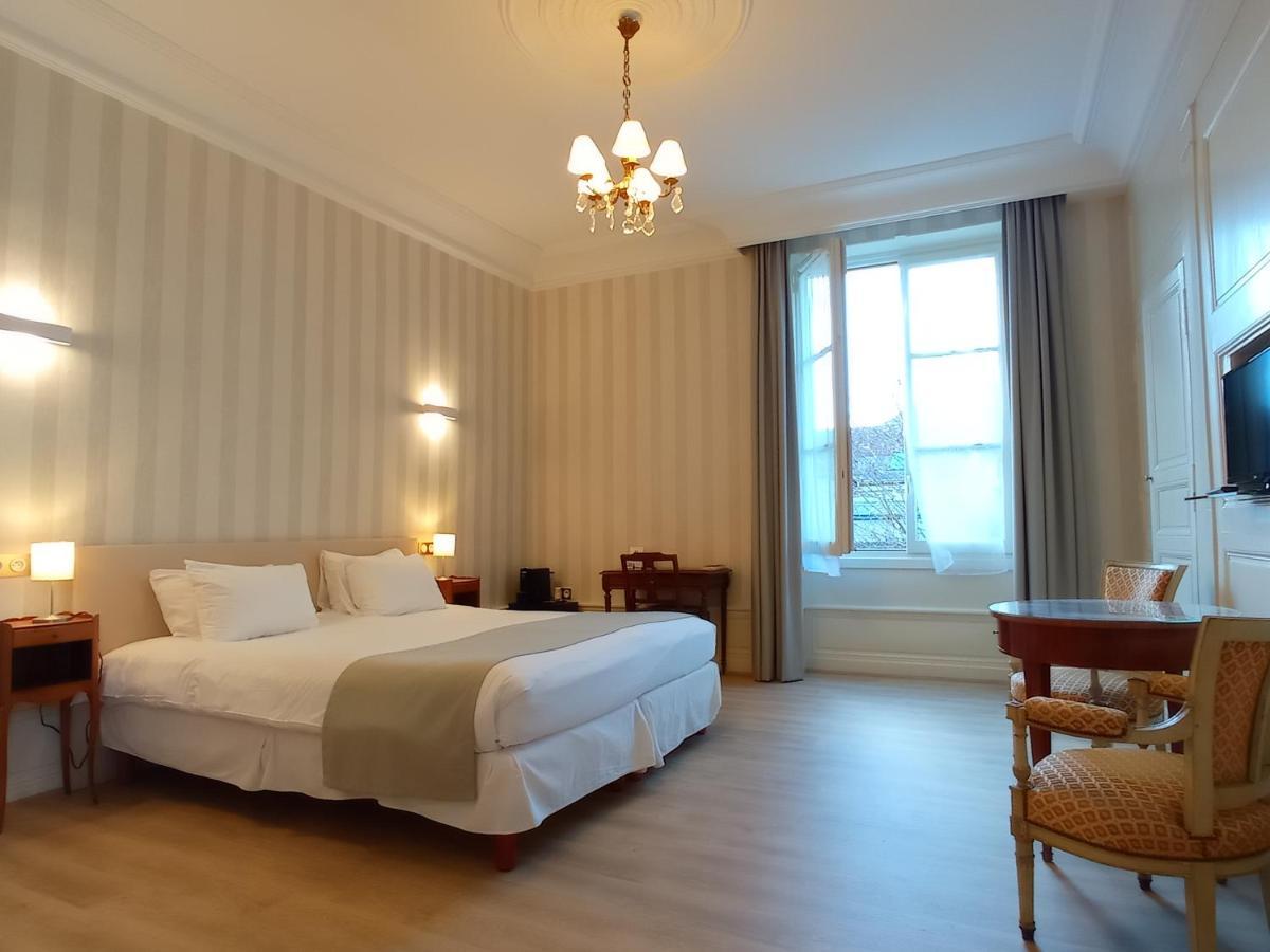 Hotel Grand Monarque Азе-ле-Ридо Екстериор снимка